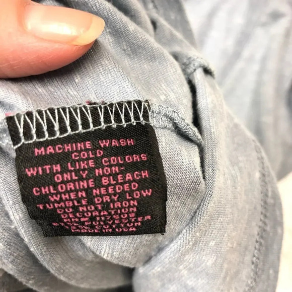 Gray Graphic Tee " Size Small - Picture 4 of 5